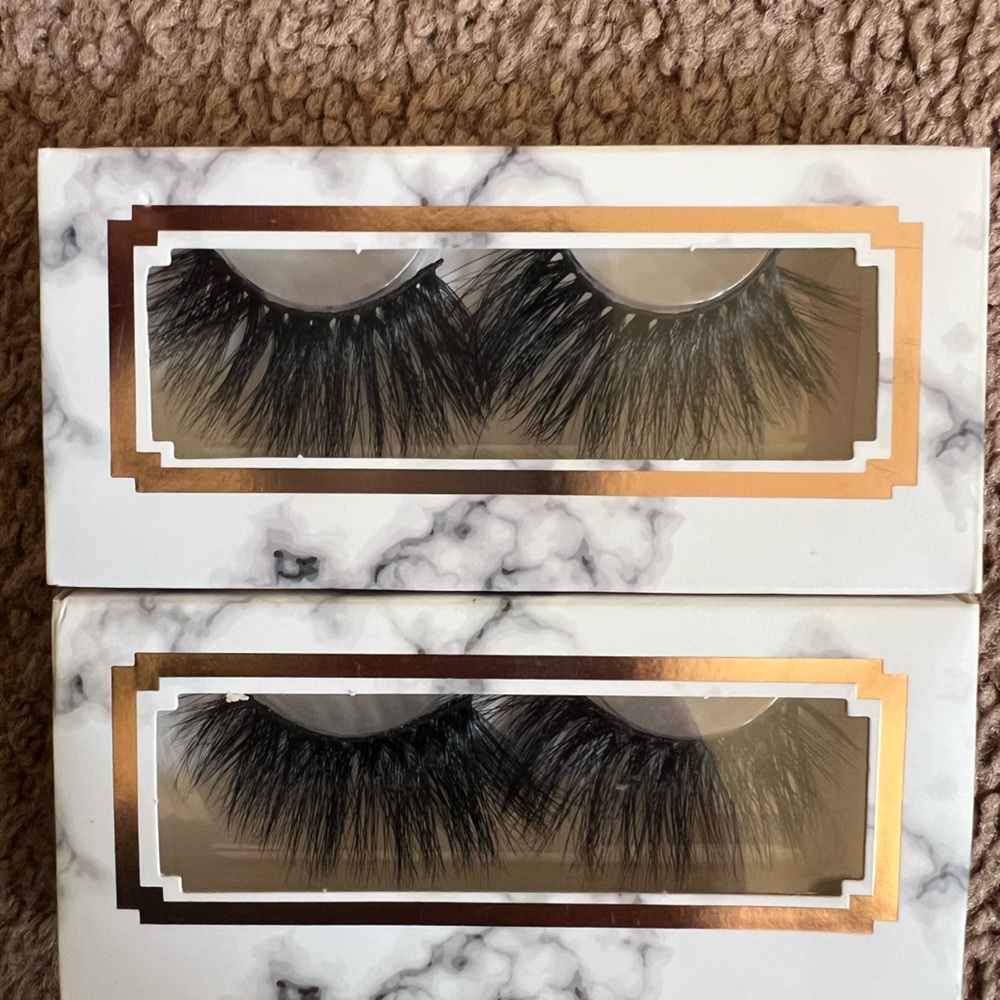 Dramatic Black False Eyelashes